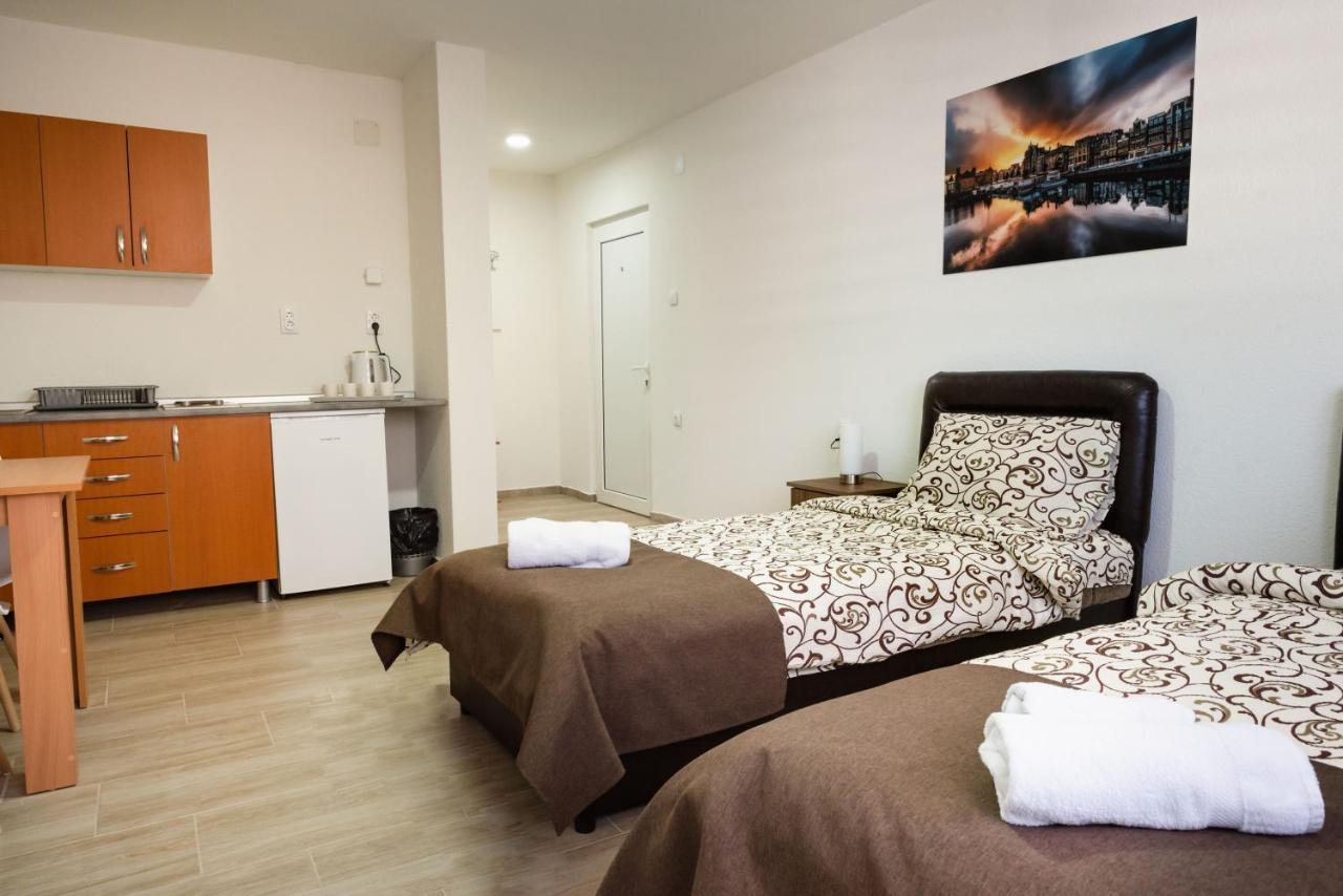 Apartmani Centar Lux New Zrenjanin Exterior photo